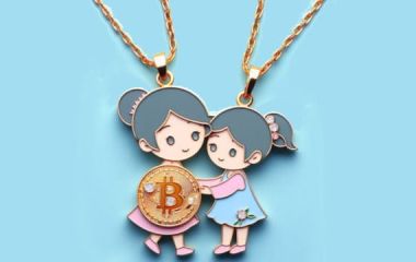 Парные подвески и кулоны для сестер 👭 купить за криптовалюту