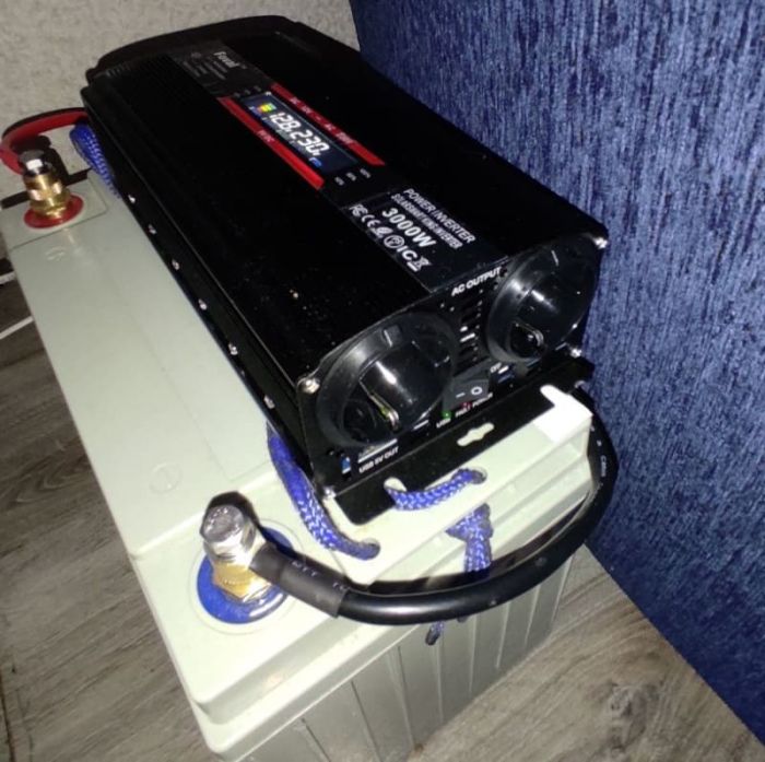 Інвертор 12V-220V FOVAL 3000W (перетворювач напруги FOVAL 3000 Вт)