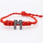 Красная нить Буква M