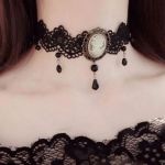 Чокер мереживний з камеєю королева Вікторія