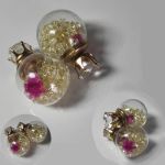 Серьги шарики с цветком и камушкам