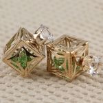 Серьги квадратные с зелеными камнями